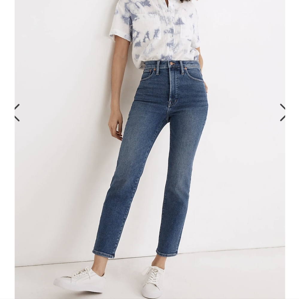 ISO - Petite Perfect Vintage Jean in Maplewood Wash size 24p